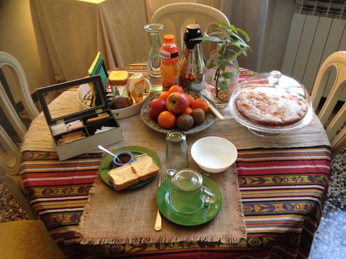 Lavagna Uno Bed & Breakfast Genoa Bagian luar foto