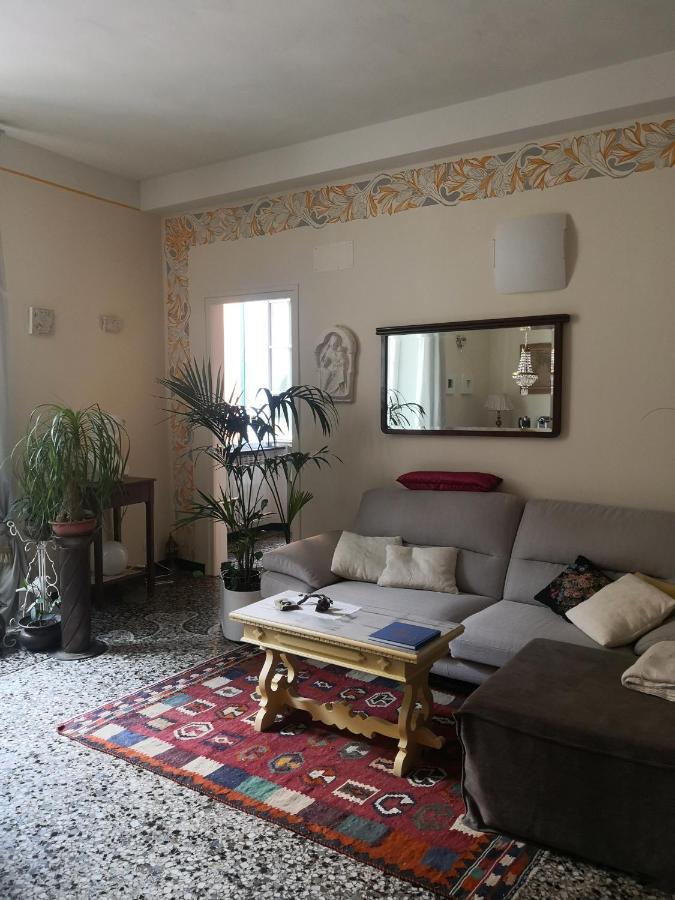 Lavagna Uno Bed & Breakfast Genoa Bagian luar foto
